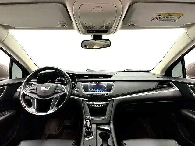 Cadillac XT5 2017 — фото 4