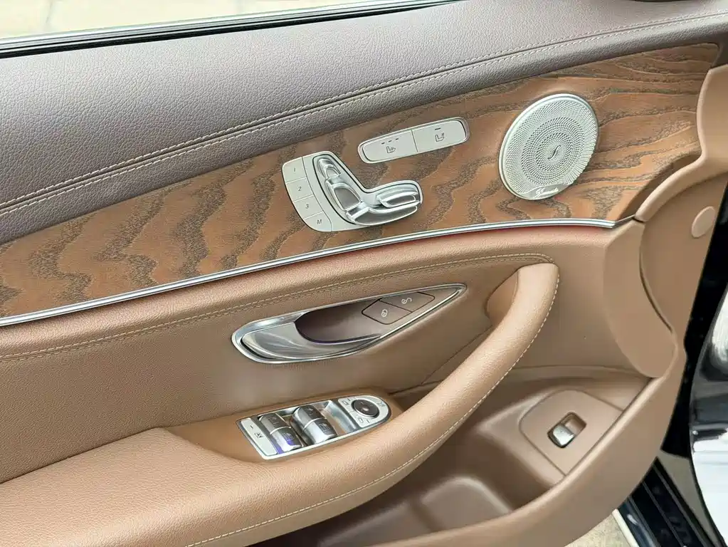 Mercedes-Benz E-Class 2018 — фото 13