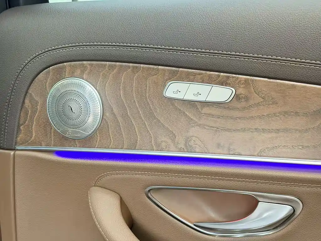 Mercedes-Benz E-Class 2018 — фото 18