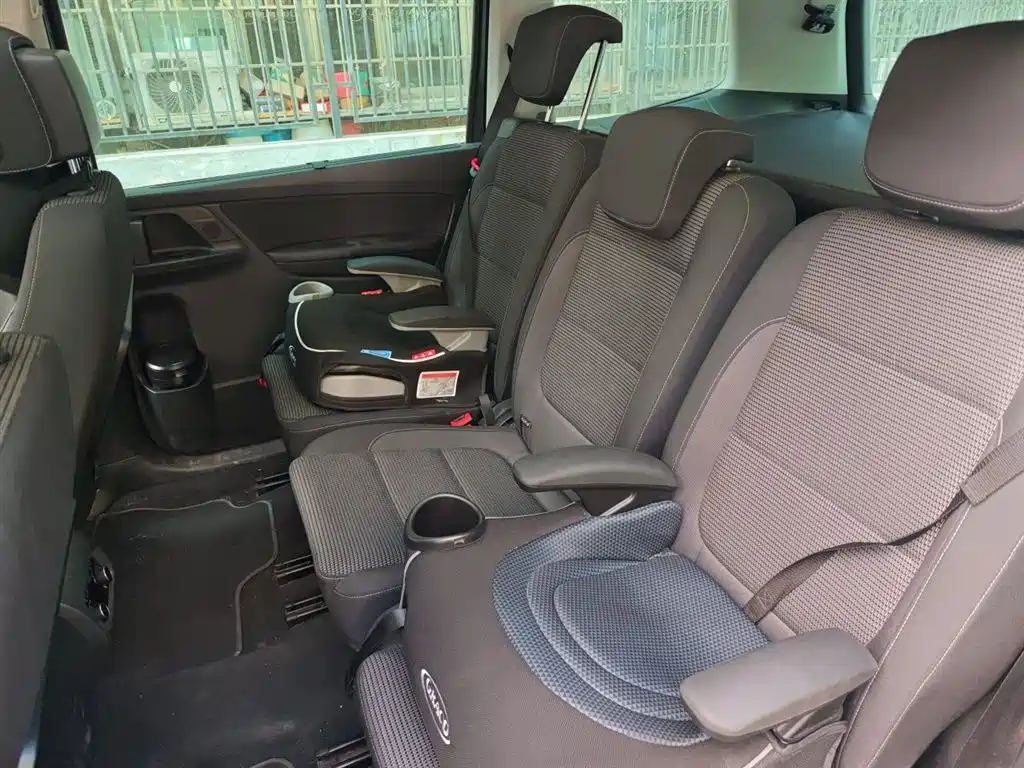 Volkswagen Sharan 2017 — фото 15