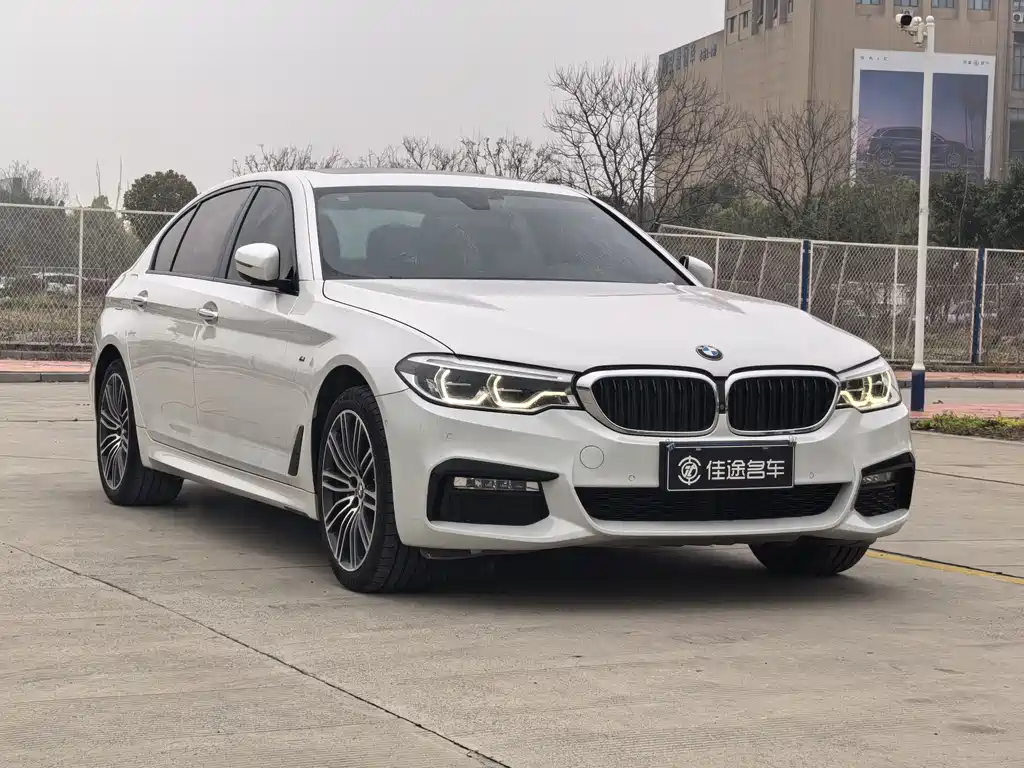 BMW 5 Series 2018 — фото 3