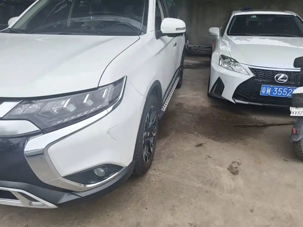 Mitsubishi Outlander 2020 — фото 24
