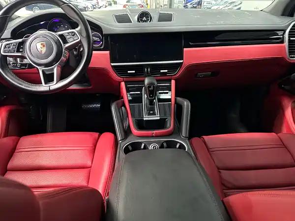 Porsche Cayenne 2021