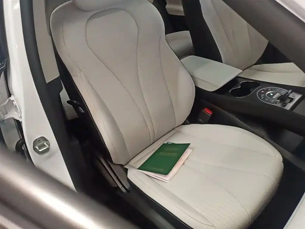 BYD Seal 05 DM-i 2025 — фото 25