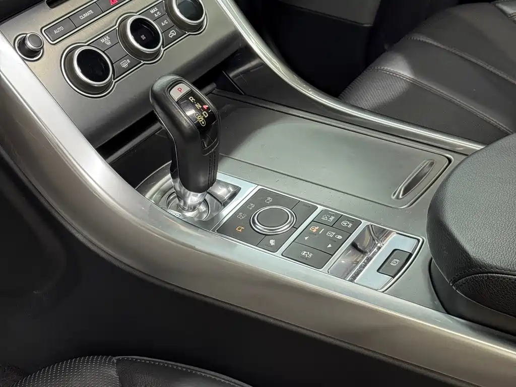 Land Rover Sport 2022 — фото 14
