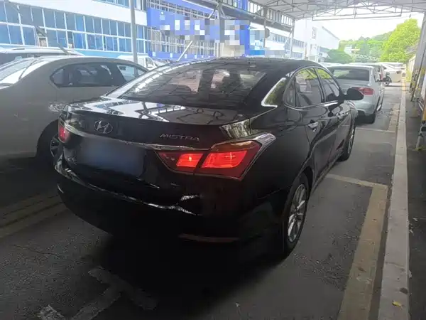 Hyundai Mistra 2014