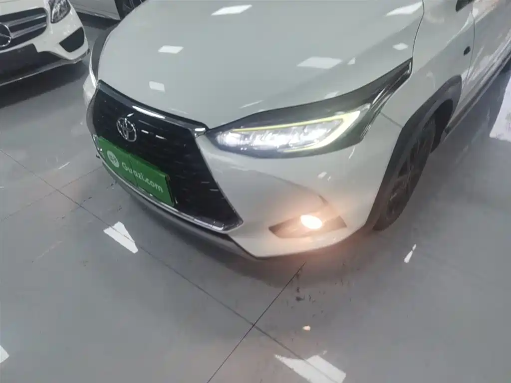 Toyota Yaris L 2020 — фото 24