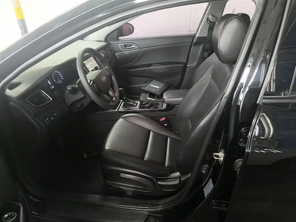 Hyundai Mistra 2014 — фото 15