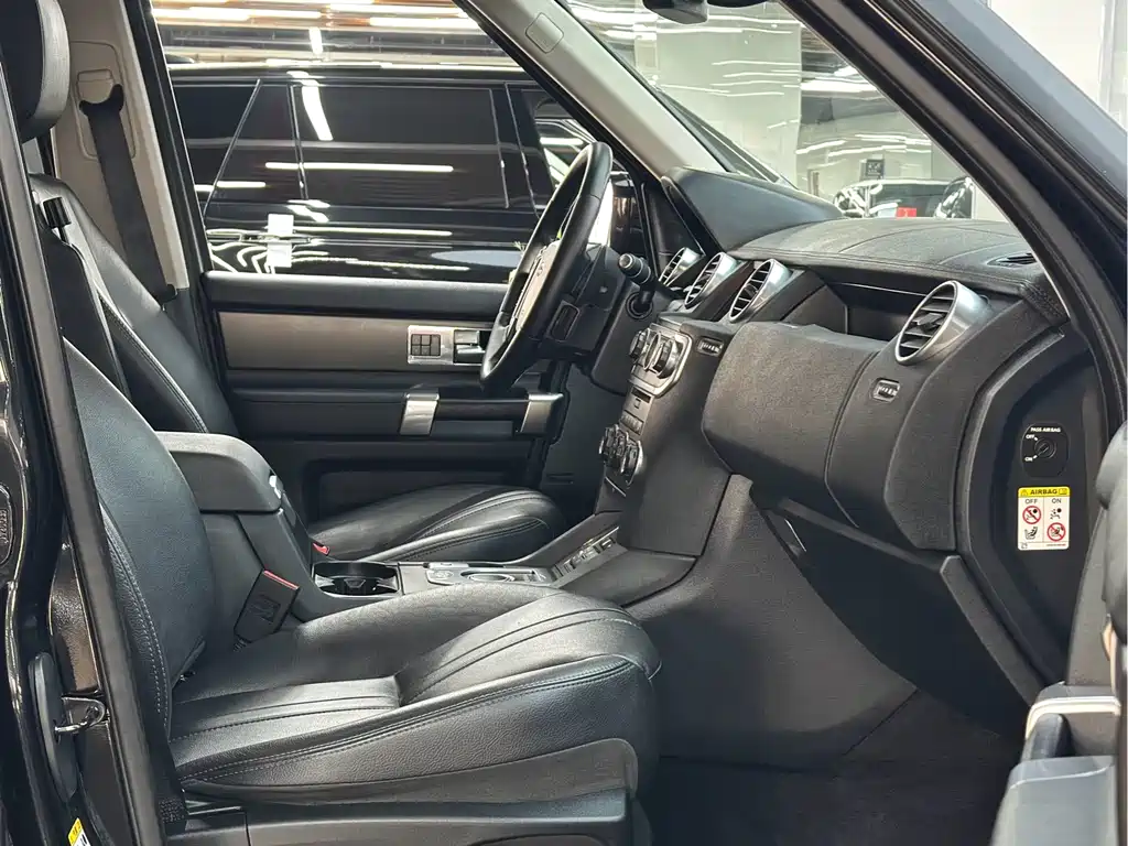 Land Rover Discovery 2019 — фото 6