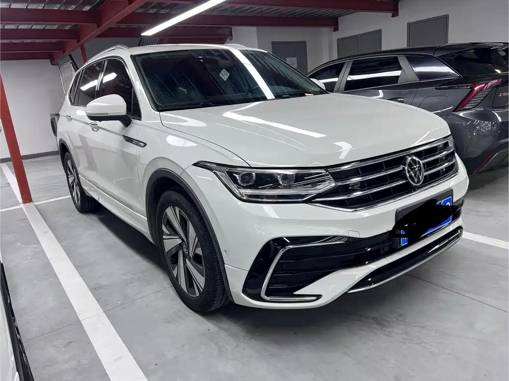 Volkswagen Tiguan L 2023 — фото 3