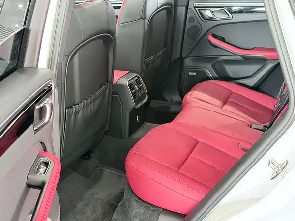 Porsche Macan 2020