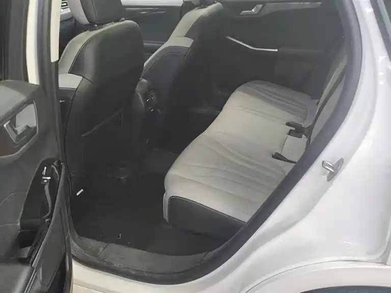 Ford Escape 2020 — фото 10