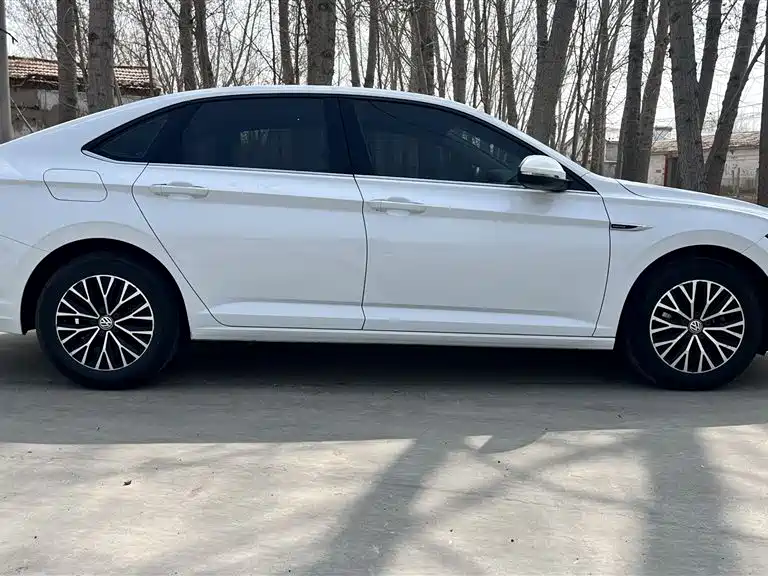 Volkswagen Sagitar 2020