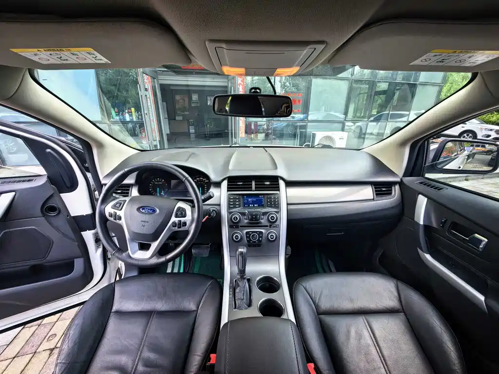 Ford Edge 2015 — фото 24