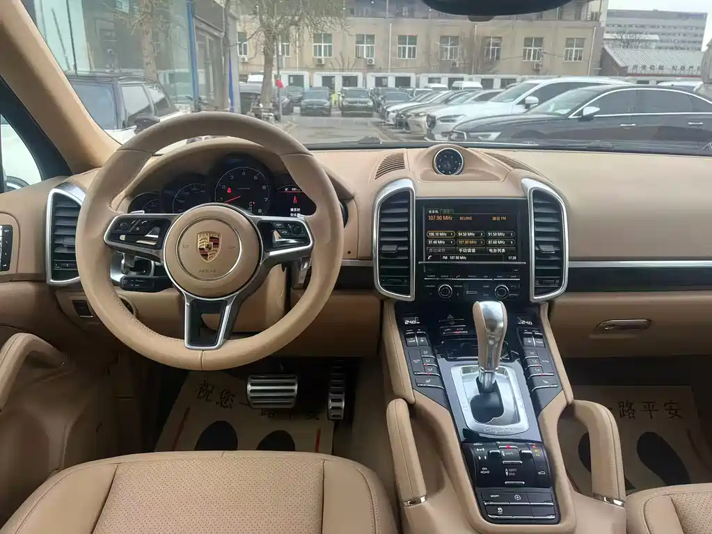 Porsche Cayenne 2016 — фото 26