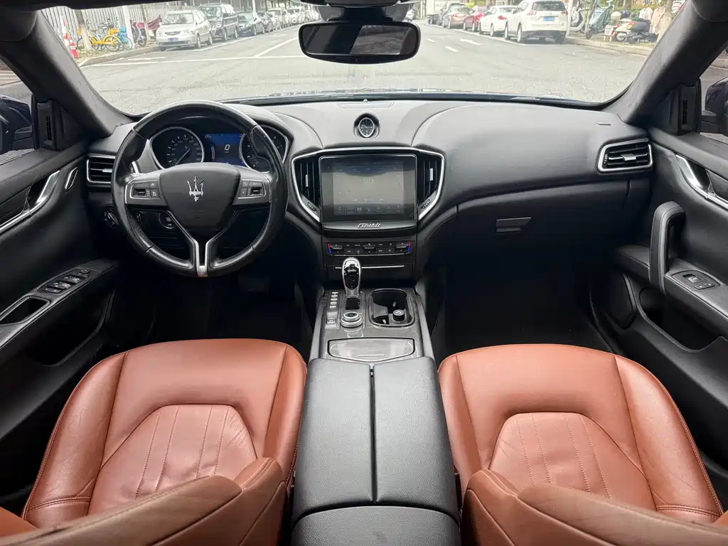 Maserati Ghibli 2018 — фото 13