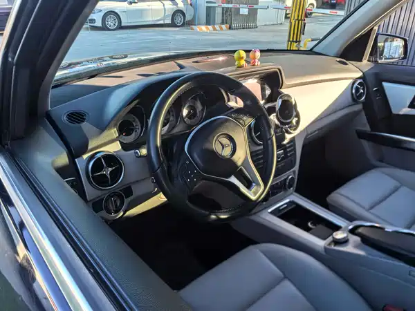 Mercedes-Benz GLK-Class 2012