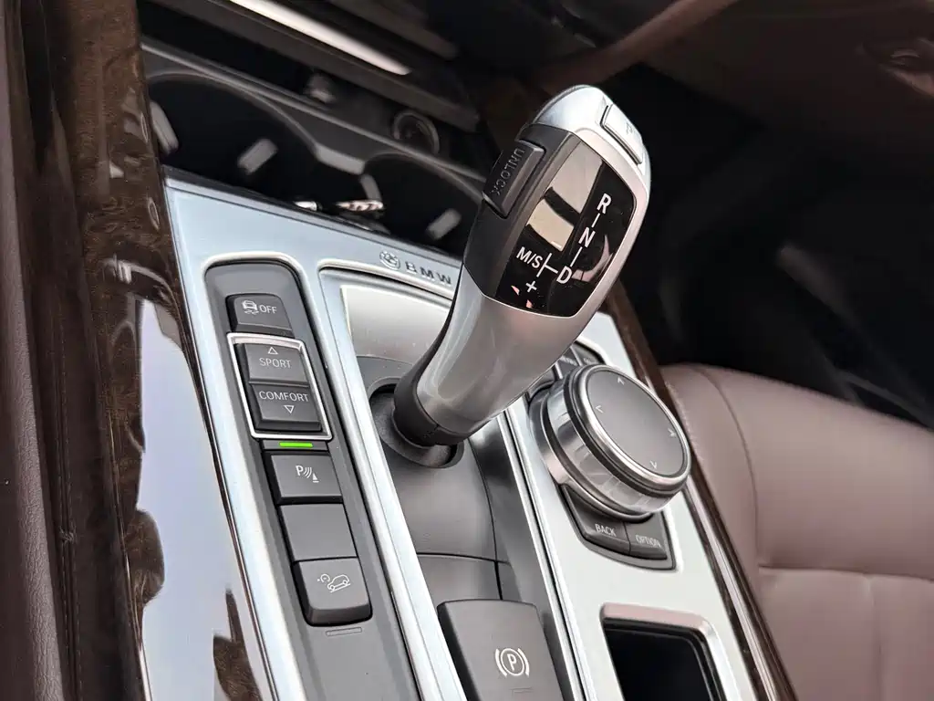 BMW X5 2018 — фото 12