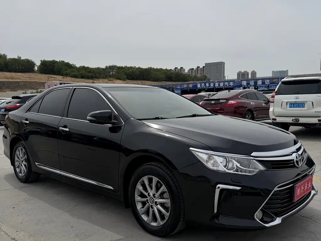 Toyota Camry 2017 — фото 3