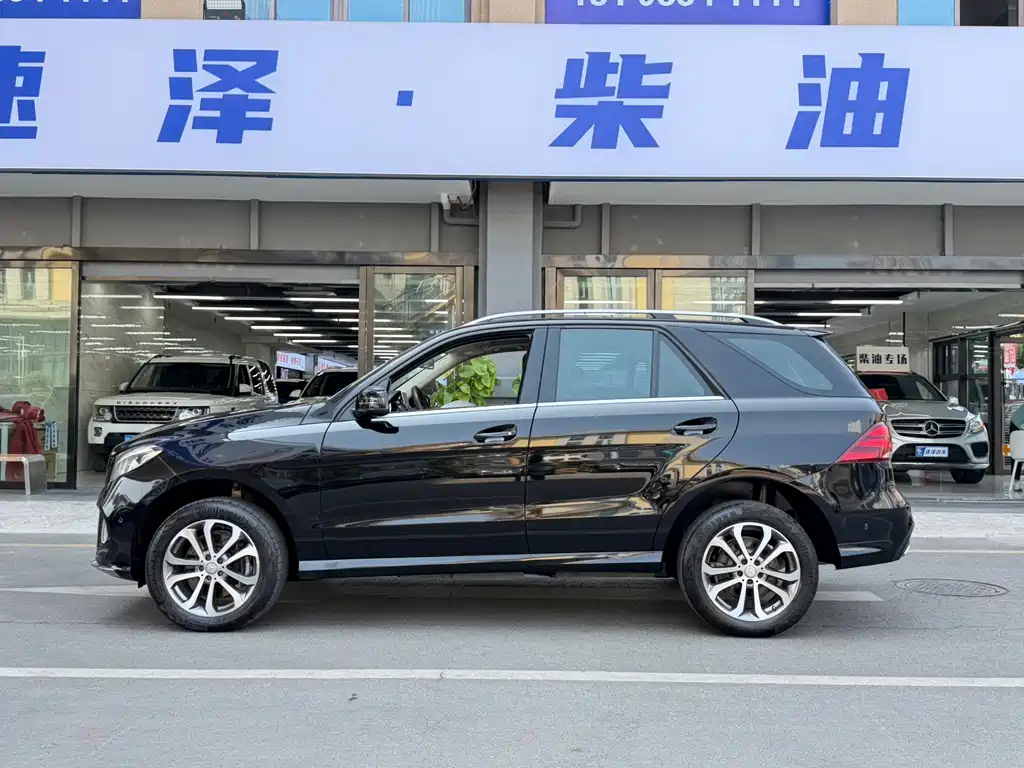 Mercedes-Benz GLE 2016 — фото 11