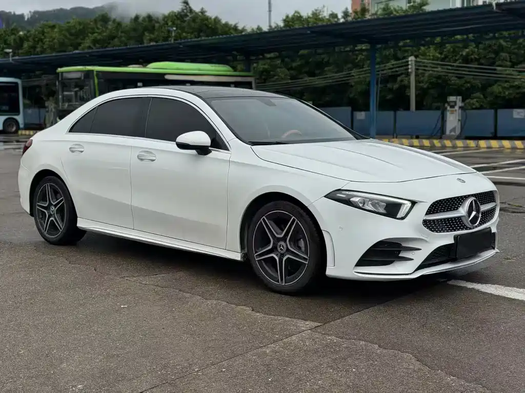 Mercedes-Benz A-Class 2019 — фото 3