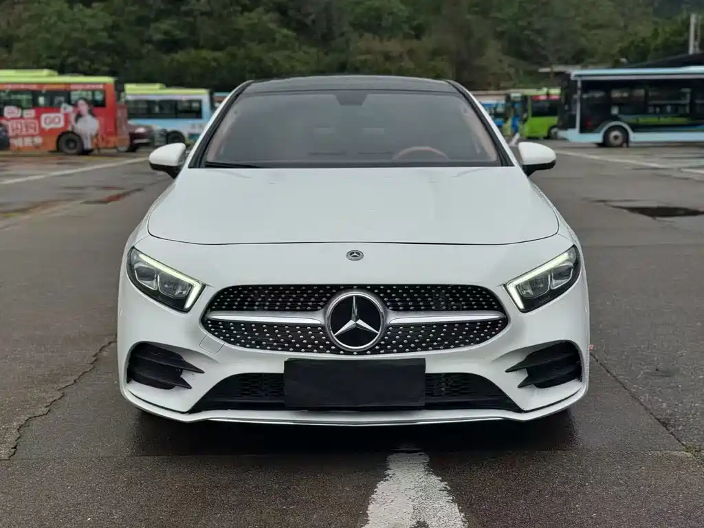 Mercedes-Benz A-Class 2019 — фото 2