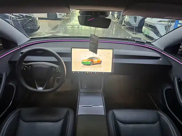 Tesla Model 3 2024