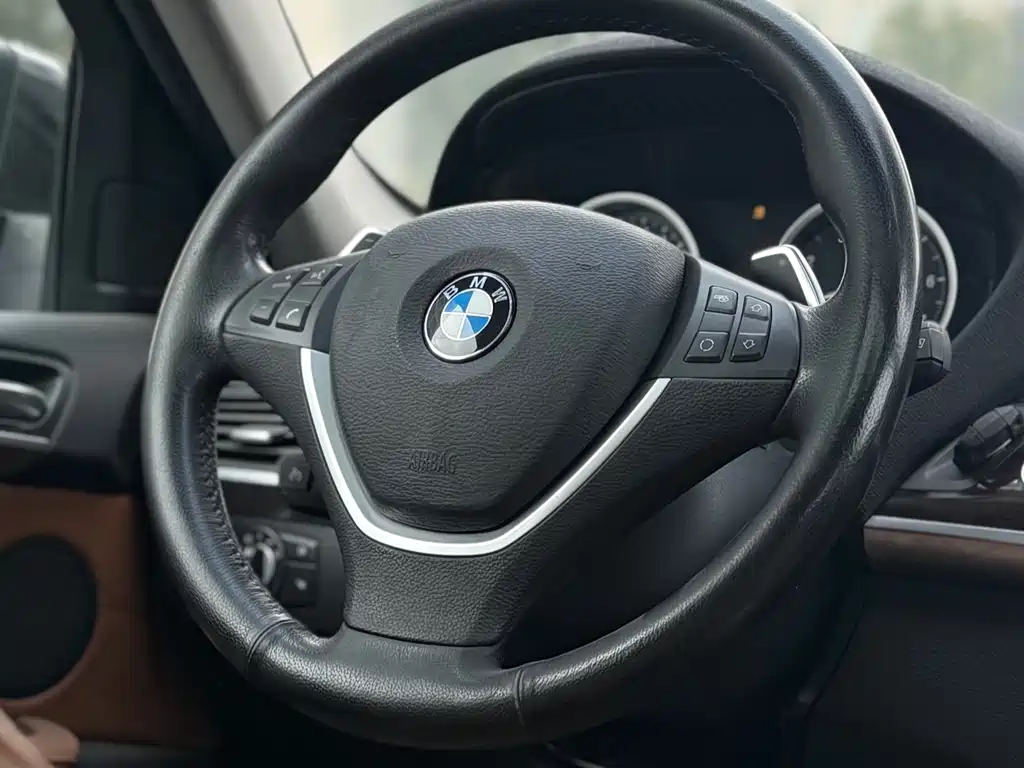BMW X6 2011 — фото 8