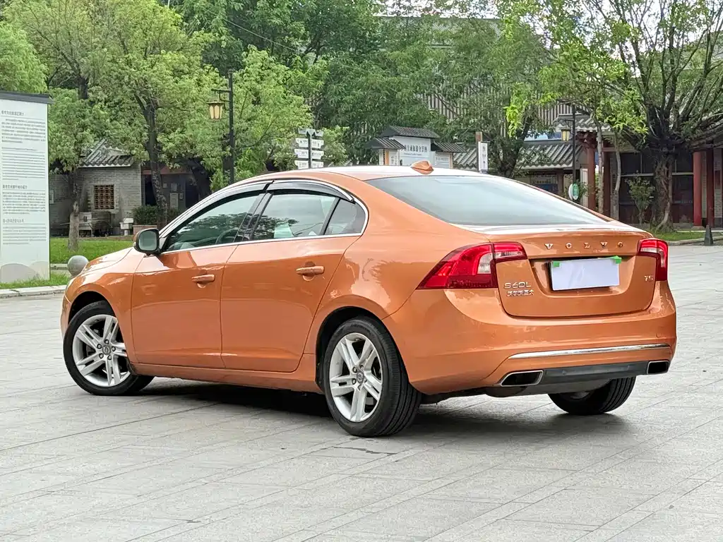 Volvo S60 2015 — фото 6