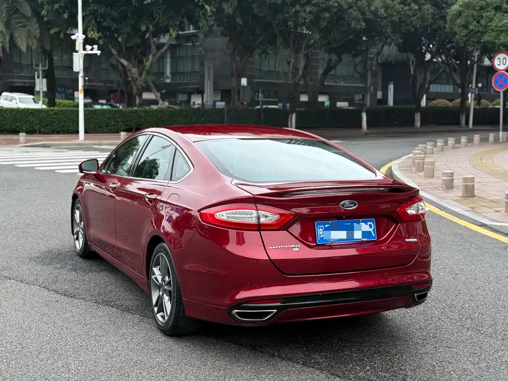 Ford Mondeo 2014 — фото 9