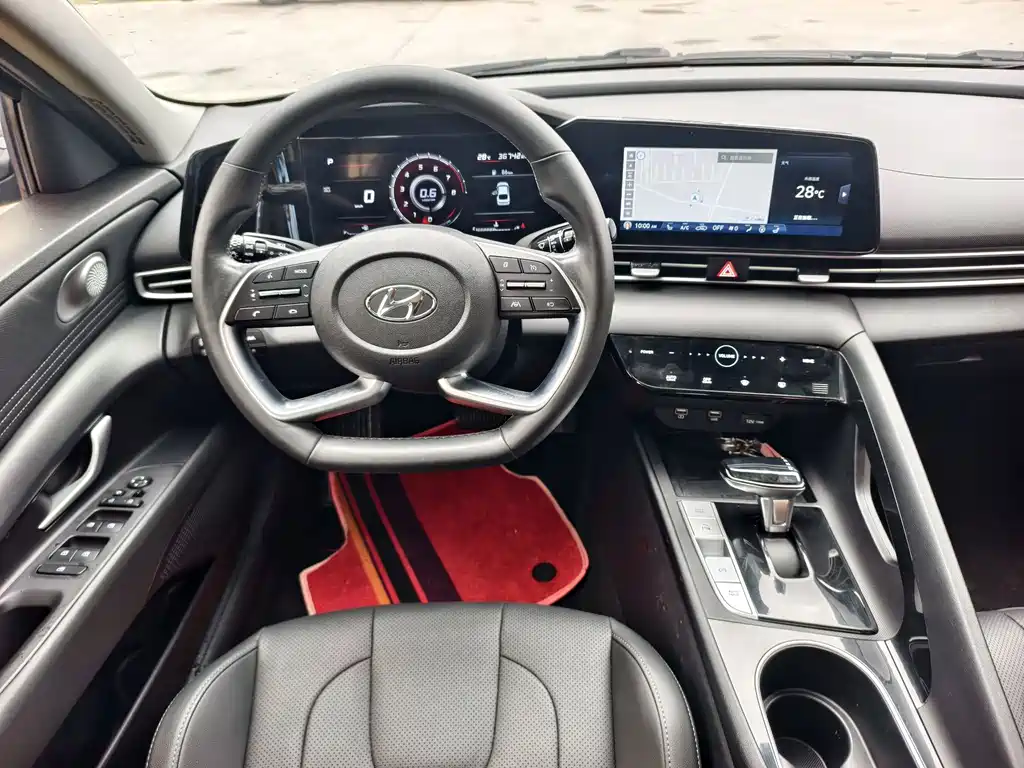 Hyundai Elantra 2022 — фото 12