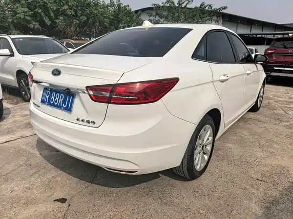 Ford Escort 2016