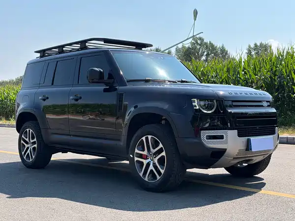 Land Rover Defender 2024