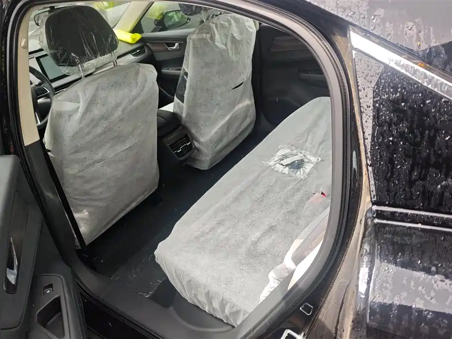 Hongqi E-QM5 2026 — фото 11