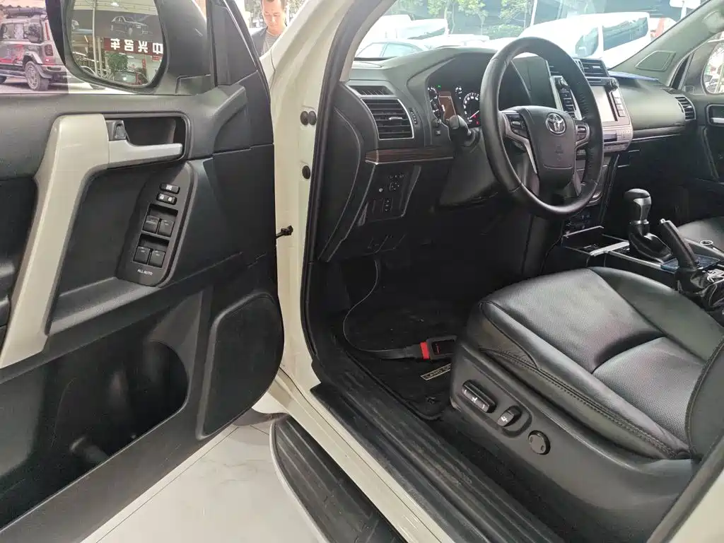 Toyota Prado 2019 — фото 12