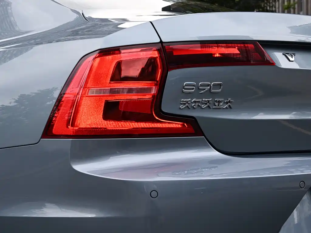 Volvo S90 2018 — фото 13