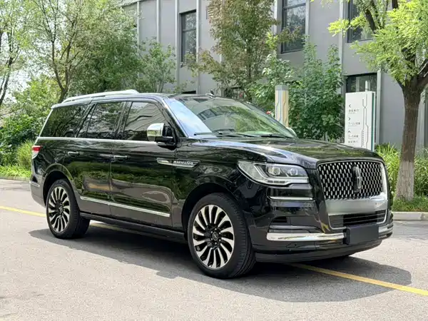 Lincoln Navigator 2023