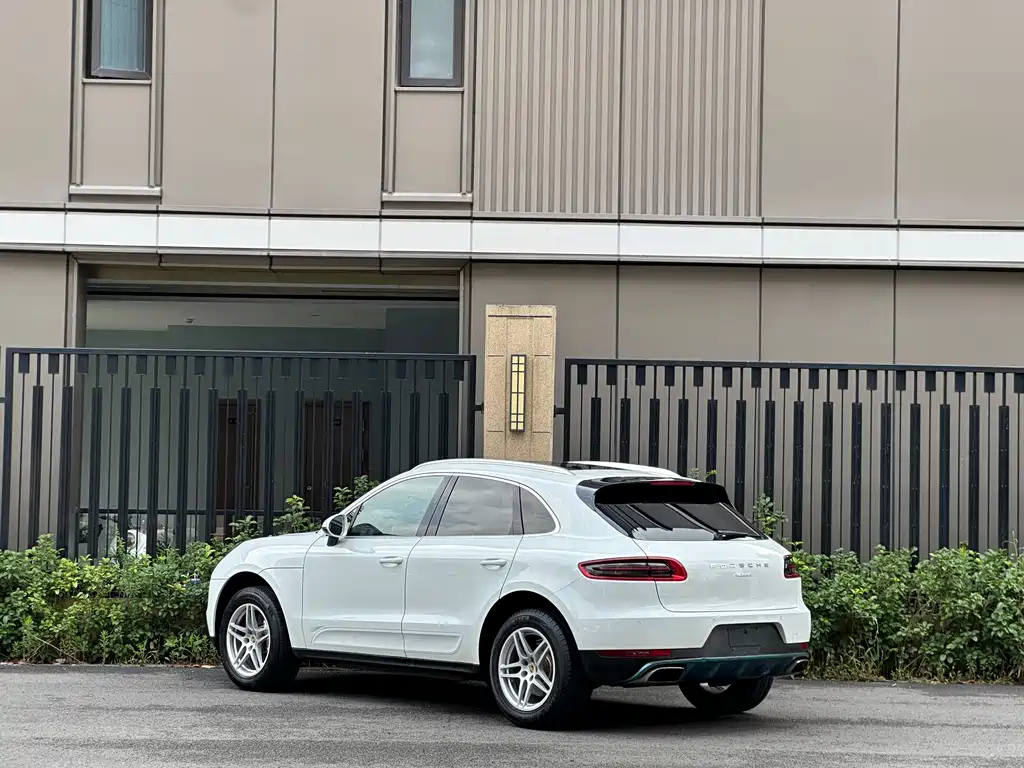 Porsche Macan 2016