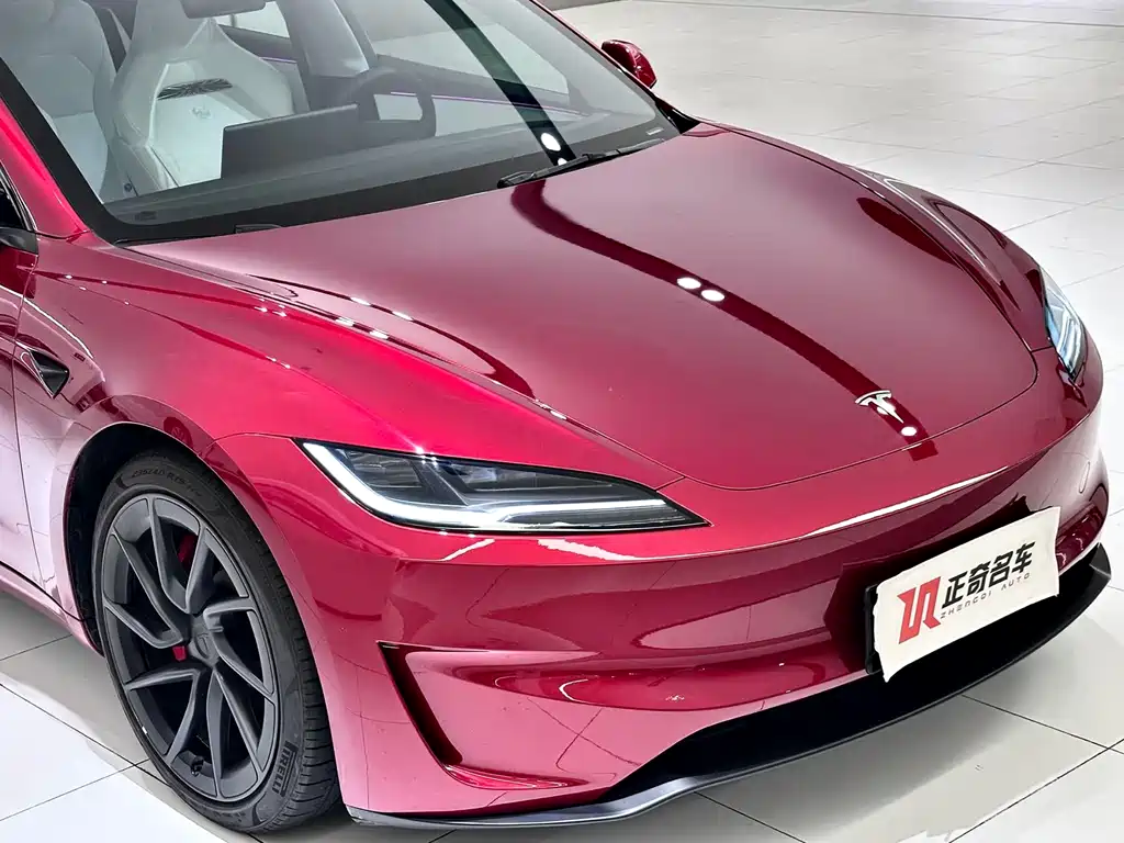 Tesla Model 3 2025 — фото 8