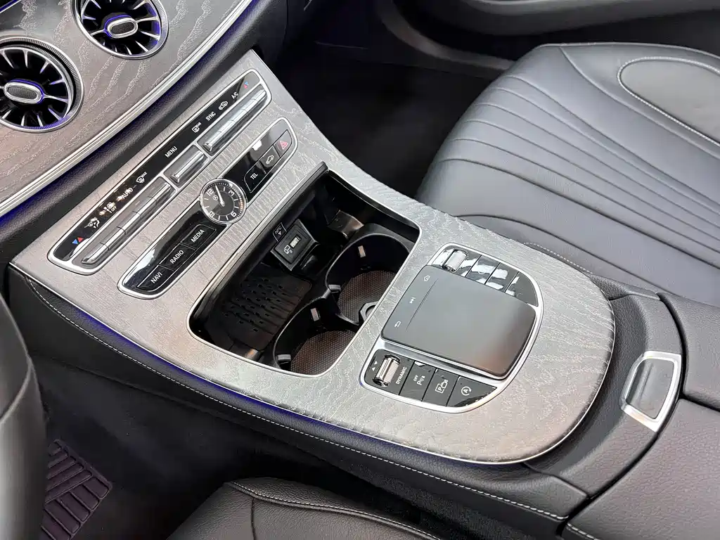 Mercedes-Benz CLS 2019 — фото 27