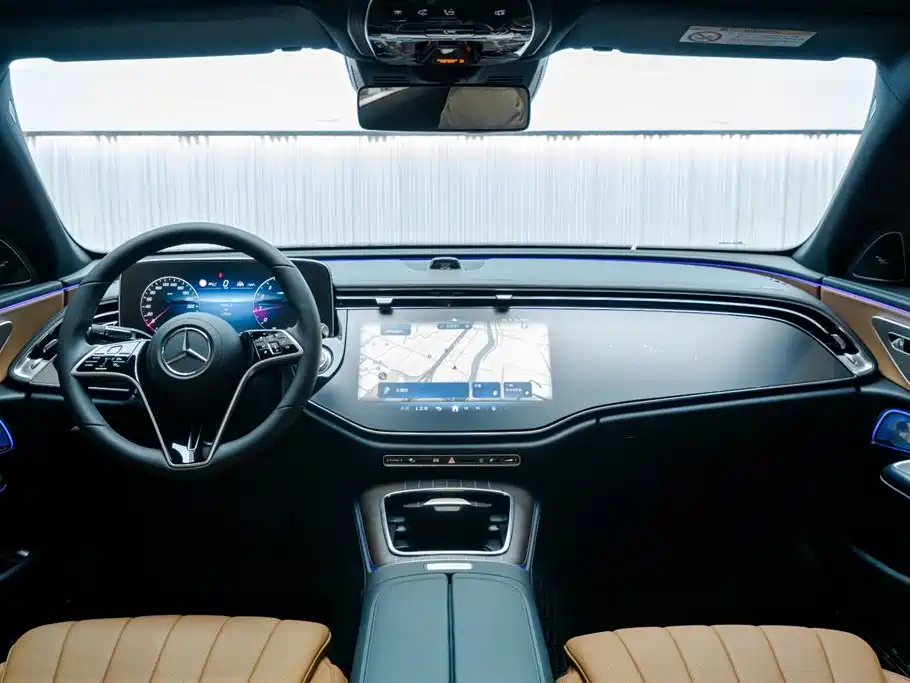 Mercedes-Benz E-Class 2025 — фото 13