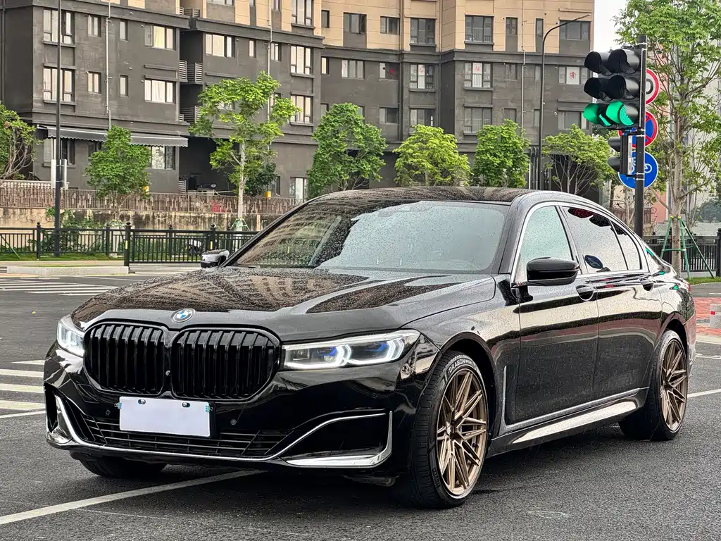 BMW 7 Series 2018 — фото 1