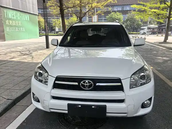 Toyota RAV4 2011