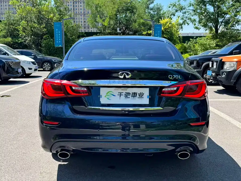 Infiniti Q70 2018 — фото 13