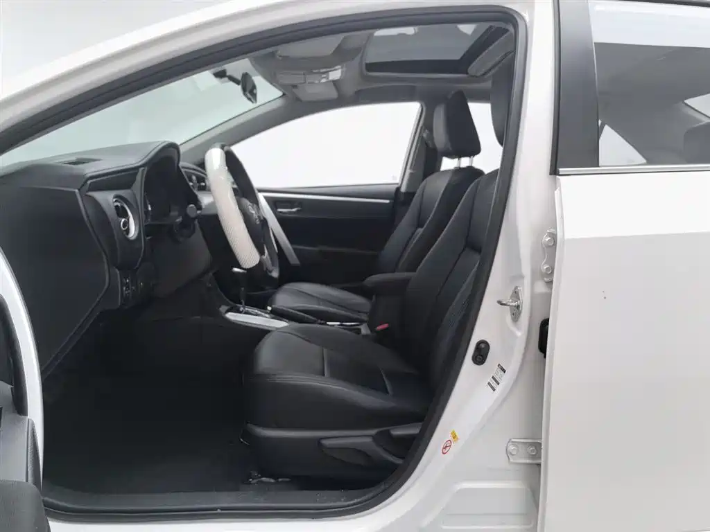 Toyota Corolla 2017 — фото 10