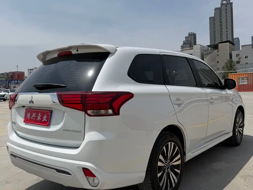 Mitsubishi Outlander 2021