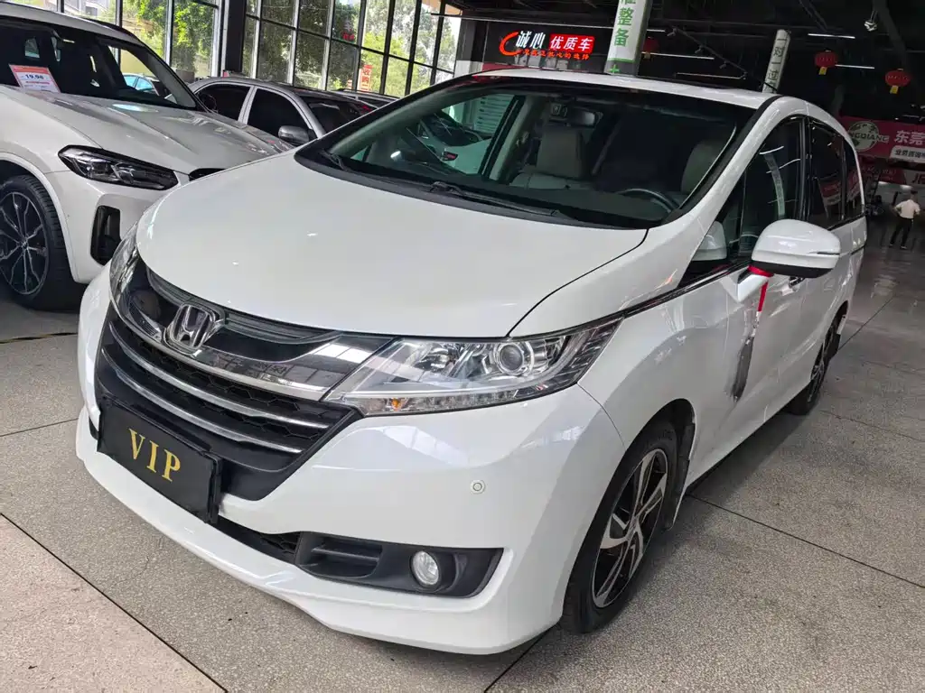 Honda Odyssey 2016 — фото 1