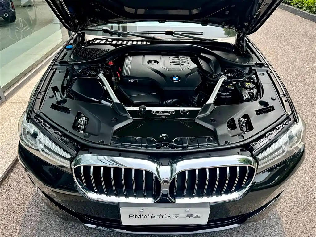 BMW 5 Series 2022 — фото 12
