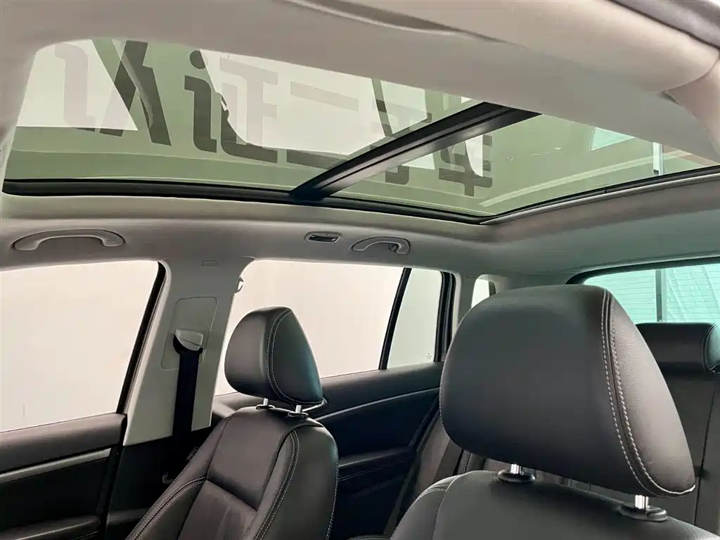 Volkswagen Tiguan 2016 — фото 18