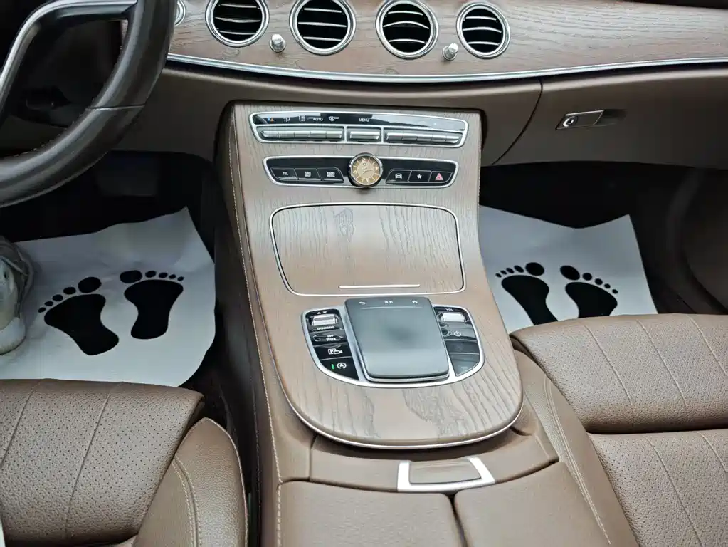 Mercedes-Benz E-Class 2022